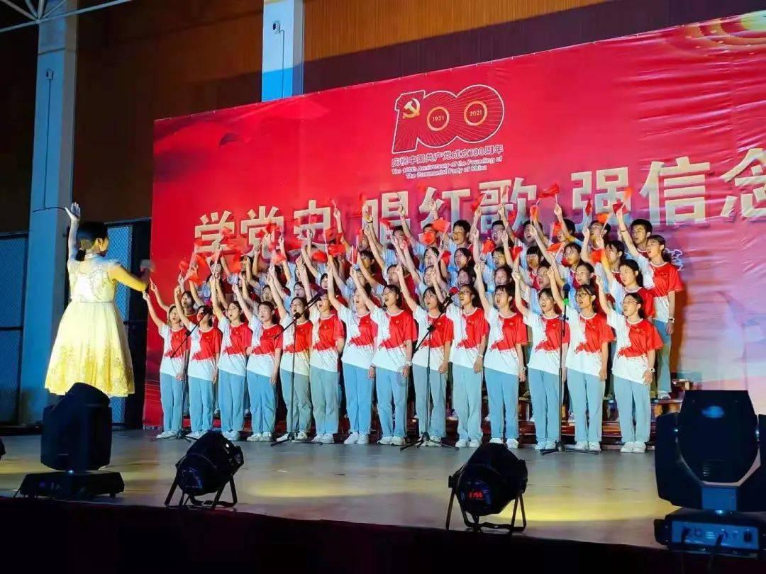 “关爱留守儿童、图书进校园暨教师健康检测服务”活动走进郯城县